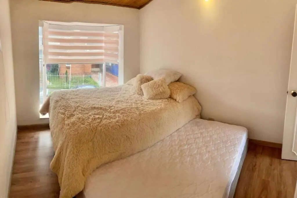 Modern Home With Double Bed Bogotá Colombie